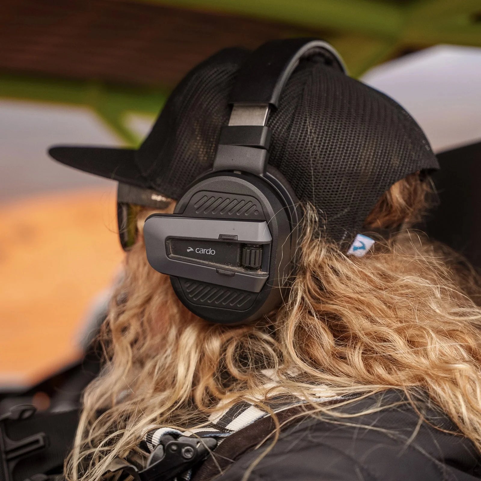 cardo-packtalk-edgephones-orv-headset-single-jbl-sound image 4